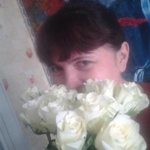 Девушки в Омске: Люси, 48 - ищет парня из Омска