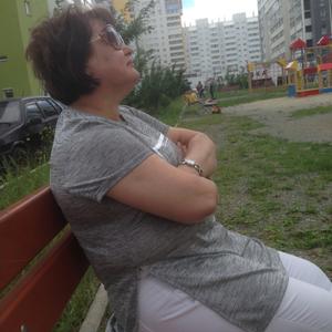 Девушки в Челябинске: Lena, 62 - ищет парня из Челябинска