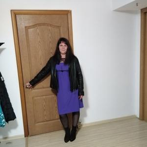 Девушки в Владивостоке: Ирина, 45 - ищет парня из Владивостока