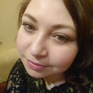 Девушки в Сыктывкаре: Валентина, 36 - ищет парня из Сыктывкара