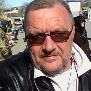 Парни в Саратове: Александр, 64 - ищет девушку из Саратова