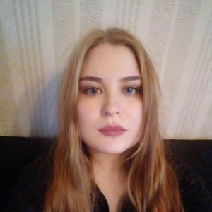 Девушки в Томске: Лидия, 31 - ищет парня из Томска