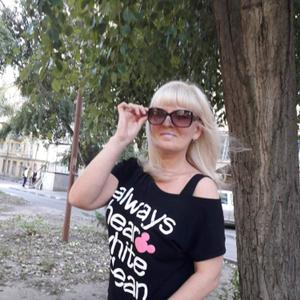 Девушки в Саратове: Марина, 48 - ищет парня из Саратова