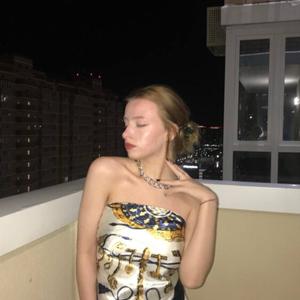 Девушки в Краснодаре (Краснодарский край): Алиса, 18 - ищет парня из Краснодара (Краснодарский край)
