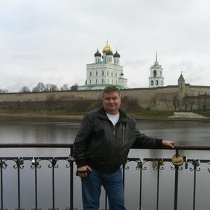 Парни в Пскове: Евгений, 61 - ищет девушку из Пскова