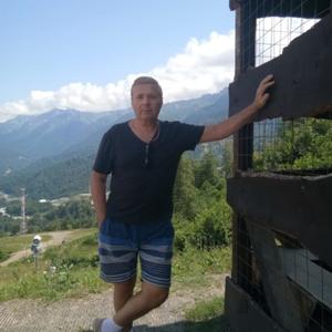 Юрий, 61 год, Омск
