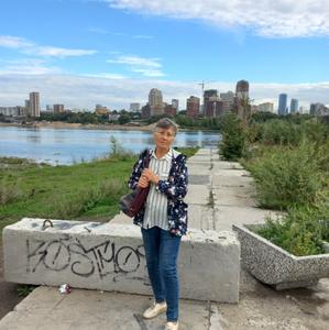 Валентина, 66 лет, Новосибирск