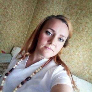 Девушки в Омске: Ольга, 42 - ищет парня из Омска