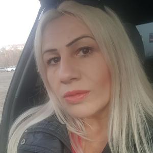 Девушки в Ангарске: Marina, 50 - ищет парня из Ангарска