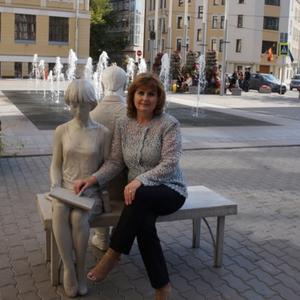 Девушки в Новомосковске: Лилия, 50 - ищет парня из Новомосковска