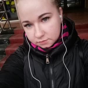 Девушки в Томске: Елена, 29 - ищет парня из Томска