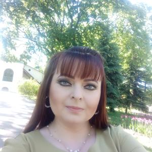 Девушки в Пскове: Елена, 44 - ищет парня из Пскова