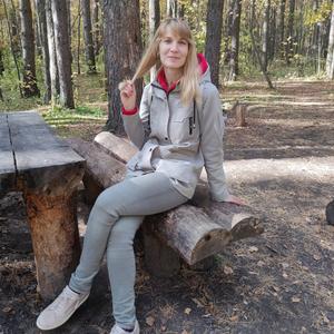Девушки в Томске: Anastasia, 33 - ищет парня из Томска