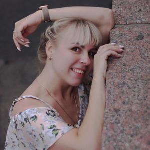 Девушки в Новомосковске: Татьяна, 37 - ищет парня из Новомосковска