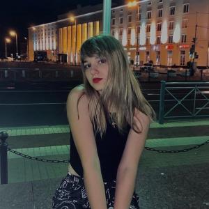 Девушки в Калининграде: Полина, 20 - ищет парня из Калининграда
