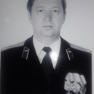 Геннадий, 75 лет, Москва