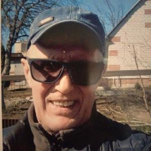 Парни в Казани (Татарстан): Александр, 64 - ищет девушку из Казани (Татарстан)