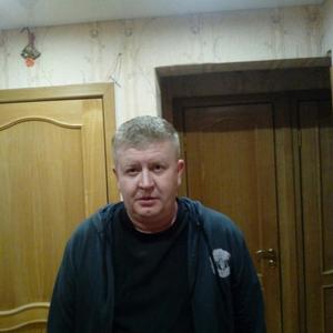 Парни в Череповце: Алексей, 48 - ищет девушку из Череповца
