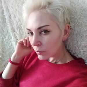 Девушки в Серпухове: Татьяна, 44 - ищет парня из Серпухова