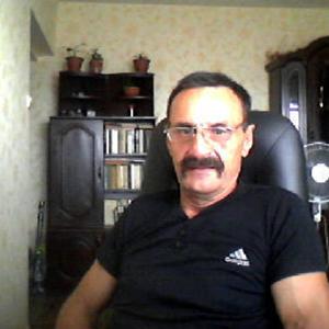 Александр, 68 лет, Казань