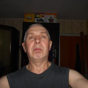 Парни в Екатеринбурге: Александр Годов, 62 - ищет девушку из Екатеринбурга