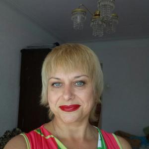 Девушки в Саратове: Наталия, 53 - ищет парня из Саратова