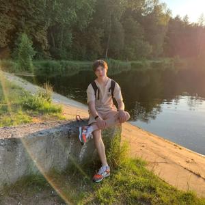 Парни в Минске (Беларусь): Максим, 18 - ищет девушку из Минска (Беларусь)