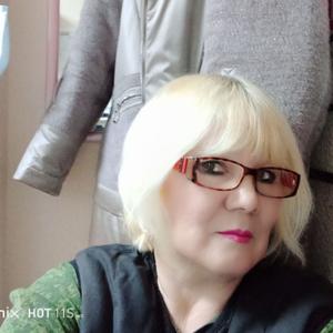 Девушки в Екатеринбурге: Нэсли, 60 - ищет парня из Екатеринбурга