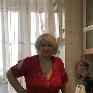 Девушки в Челябинске: Нина, 72 - ищет парня из Челябинска