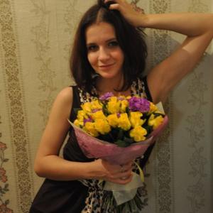 Девушки в Кемерово: Света, 27 - ищет парня из Кемерово