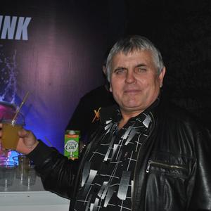 Парни в Новосибирске: Юрий, 65 - ищет девушку из Новосибирска
