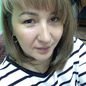 Девушки в Нижнекамске: Алия, 40 - ищет парня из Нижнекамска