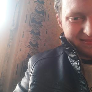 Парни в Нягани: Виталий, 28 - ищет девушку из Нягани