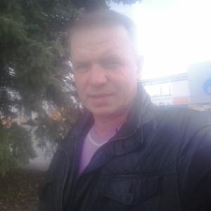 Олег, 61 год, Омск