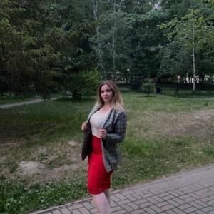 Девушки в Новосибирске: Марина, 28 - ищет парня из Новосибирска