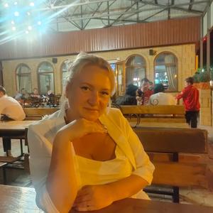 Девушки в Пятигорске: Vita, 40 - ищет парня из Пятигорска