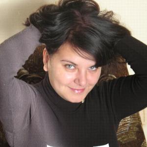 Девушки в Мурманске: Лидия, 41 - ищет парня из Мурманска