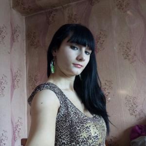 Девушки в Тюкалинске: Кристина, 25 - ищет парня из Тюкалинска