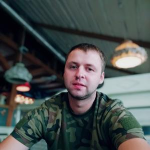 Парни в Калининграде: Илья, 22 - ищет девушку из Калининграда