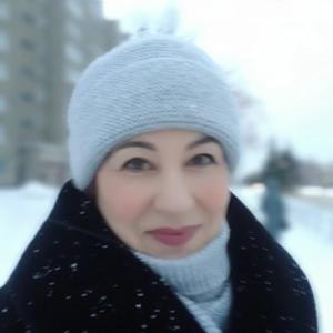 Девушки в Кемерово: Елена, 62 - ищет парня из Кемерово