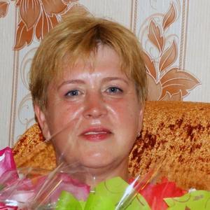 Девушки в Прокопьевске: Оля, 63 - ищет парня из Прокопьевска