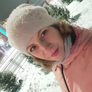 Девушки в Кемерово: Юлия, 44 - ищет парня из Кемерово
