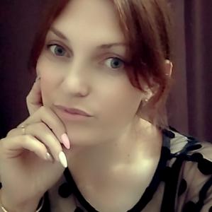 Девушки в Новохоперске: Елена, 30 - ищет парня из Новохоперска