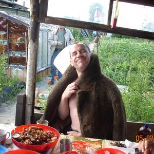 Парни в Северске: Виктор, 55 - ищет девушку из Северска