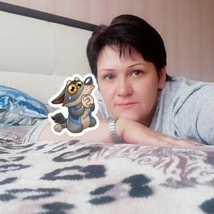 Девушки в Волковыск: Elena, 42 - ищет парня из Волковыск