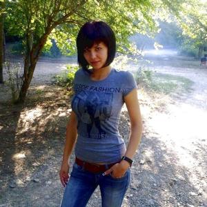 Девушки в Саратове: Анастасия, 25 - ищет парня из Саратова