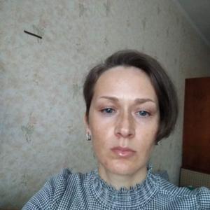 Девушки в Ульяновске: Таня, 40 - ищет парня из Ульяновска