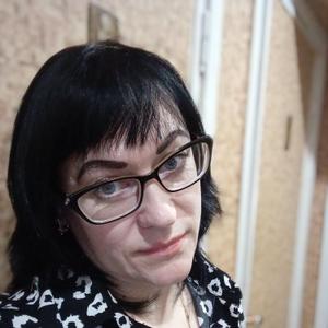 Девушки в Петрозаводске: Валентина, 49 - ищет парня из Петрозаводска