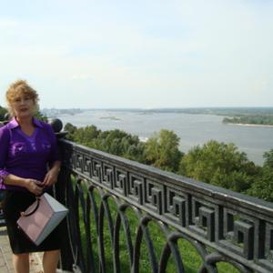 Девушки в Нижний Новгороде: Августина, 67 - ищет парня из Нижний Новгорода