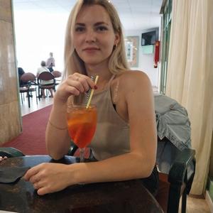 Девушки в Ефремове: Валерия, 26 - ищет парня из Ефремова